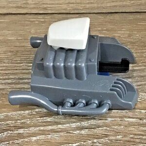 2000, HOT WHEELS, KEY CLIP LAUNCHER, MINT IN PACKAGE!!!